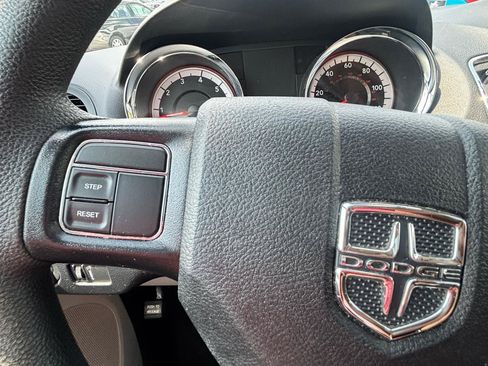 Used 2019 Dodge Grand Caravan SE FWD image 45