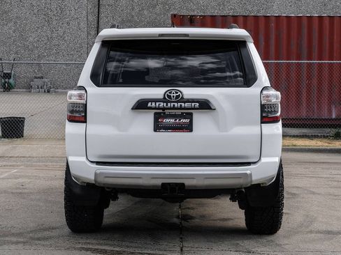 Used 2022 Toyota 4Runner TRD Off-Road AWD/4WD image 13