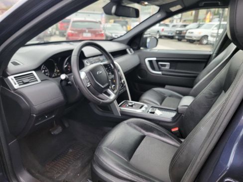 Used 2017 Land Rover Discovery Sport SE image 10