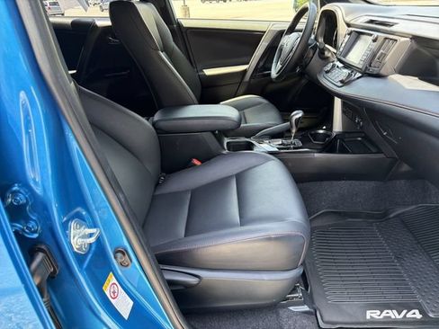 Used 2018 Toyota RAV4 SE w/ Advanced Technology Package FWD image 15