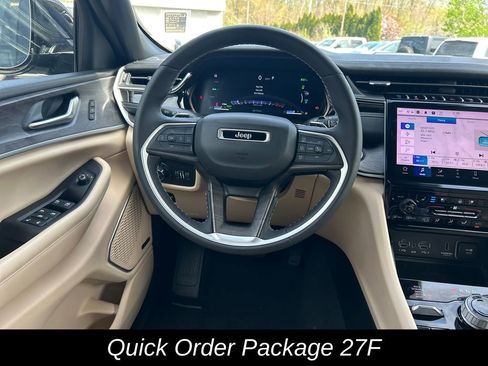 Used 2023 Jeep Grand Cherokee 4WD 4xe w/ Luxury Tech Group II image 18