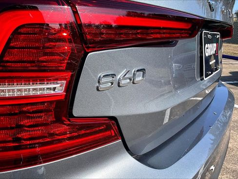 Used 2021 Volvo S60 T5 Momentum image 28