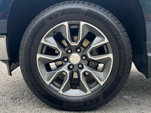 Used 2023 Chevrolet Silverado 1500 LT AWD/4WD image 9
