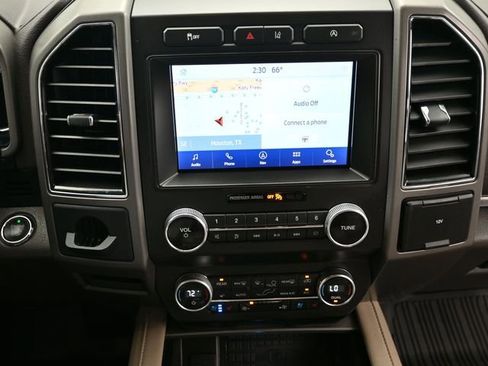 Used 2021 Ford Expedition XLT image 15