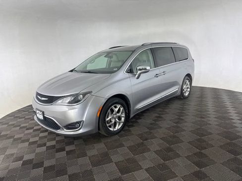 Used 2018 Chrysler Pacifica Limited FWD image 5