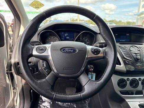 Used 2014 Ford Focus SE w/ Equipment Group 201A image 25