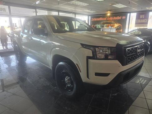 Used 2022 Nissan Frontier S image 3