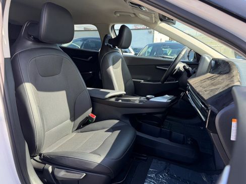 Used 2024 Kia EV6 Light AWD/4WD image 35