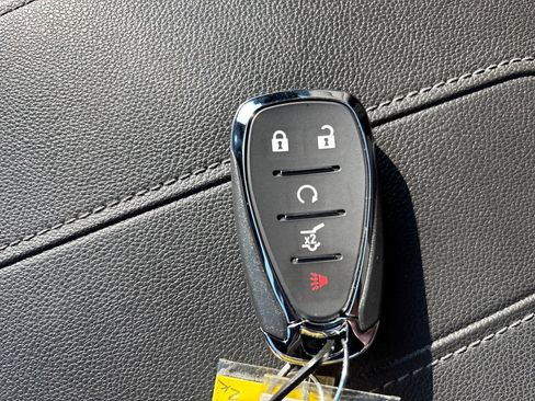 Certified 2023 Chevrolet Traverse LT FWD image 23