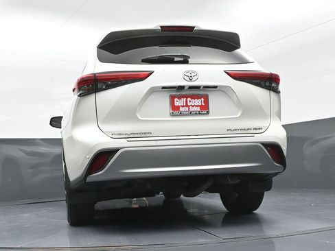 Certified 2021 Toyota Highlander Platinum image 35