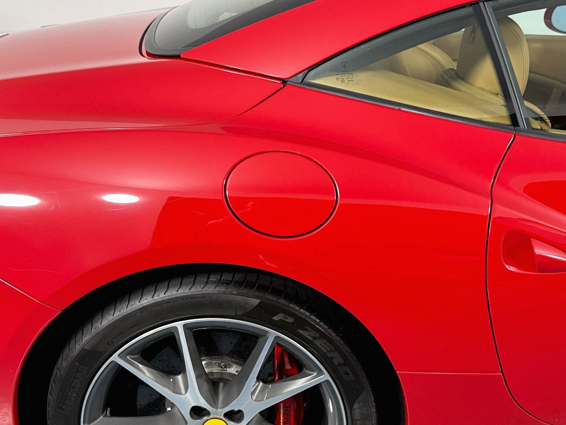 Used 2010 Ferrari California RWD image 61