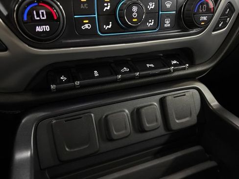 Used 2018 GMC Sierra 1500 SLT AWD/4WD image 49