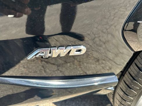 Used 2024 Toyota RAV4 SE AWD/4WD image 9