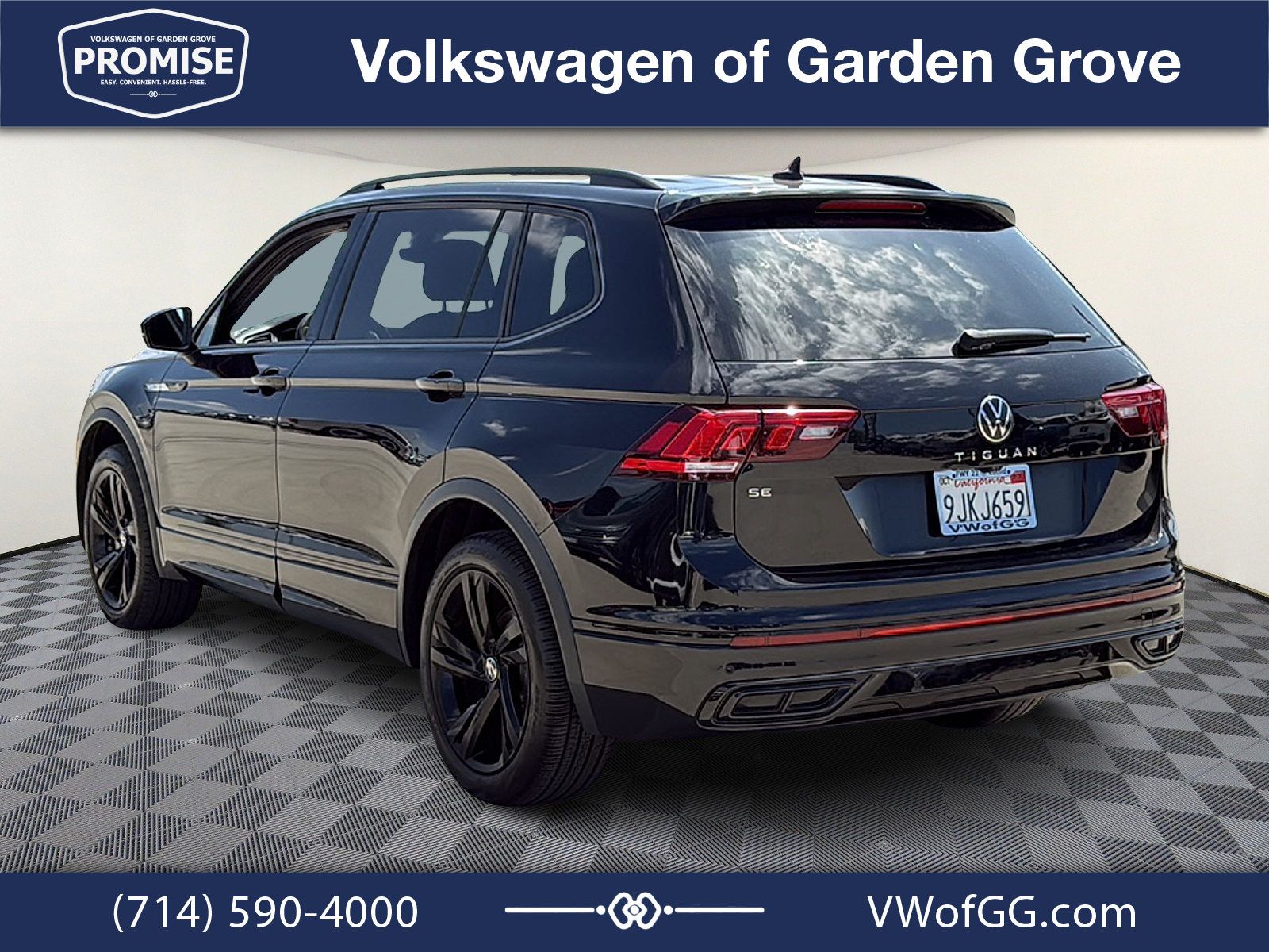 Used 2023 Volkswagen Tiguan SE R-Line FWD image 6