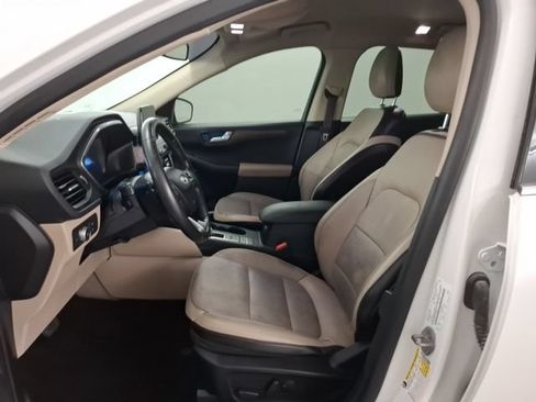Used 2020 Ford Escape Titanium AWD/4WD image 17