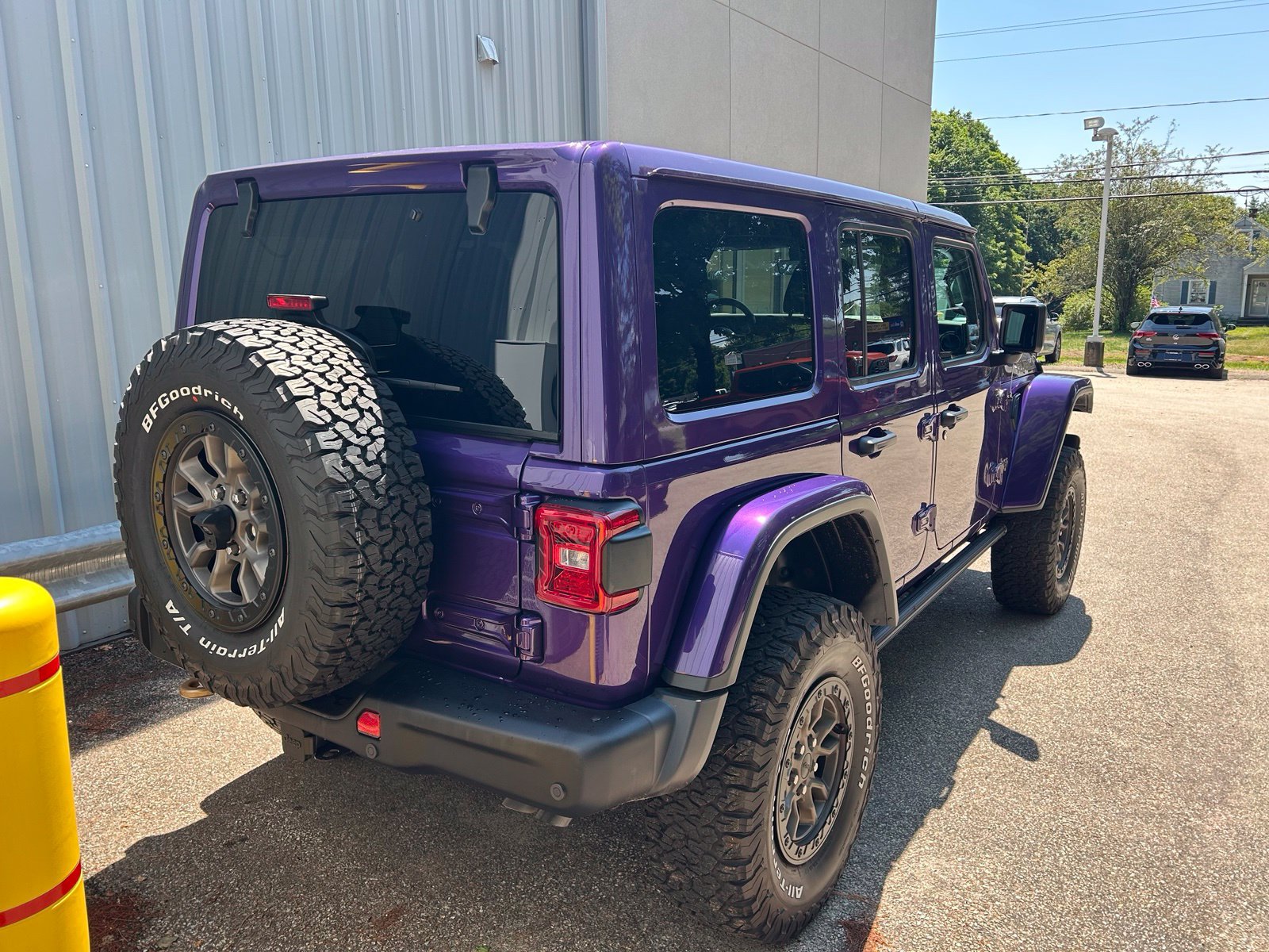 Used 2023 Jeep Wrangler Unlimited Rubicon 392 w/ Trailer Tow Package AWD/4WD image 4