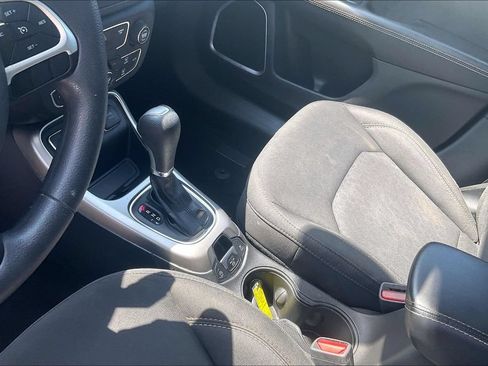 Used 2018 Jeep Compass Sport w/ Tech Group FWD image 13