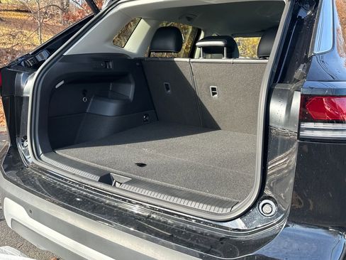 New 2026 Volkswagen Tiguan SE image 15