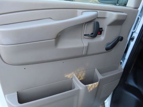 Used 2012 Chevrolet Express 2500 RWD image 6