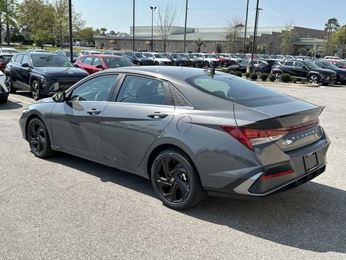 New 2026 Hyundai Elantra SEL Sport Premium w/ Cargo Package FWD image 5