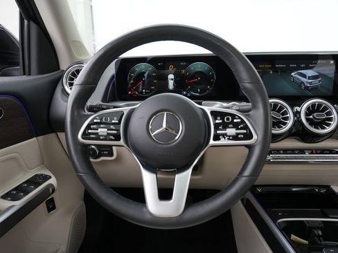 Used 2022 Mercedes-Benz GLB 250 4MATIC image 48