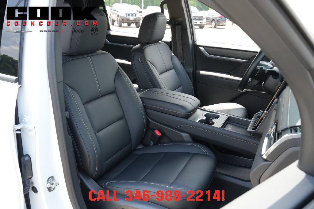 Used 2026 GMC Acadia Elevation w/ Elevation Premium Package FWD image 26