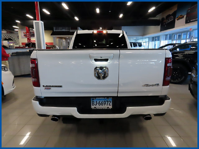 Used 2024 RAM 1500 Laramie AWD/4WD image 7