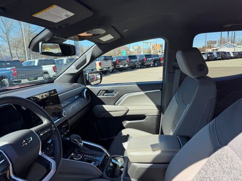 Used 2024 Chevrolet Colorado ZR2 w/ Safety Package image 23