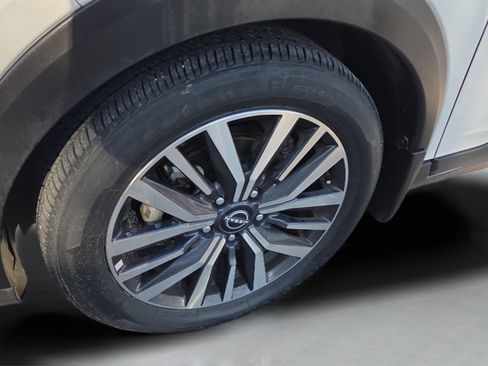 Used 2022 Nissan Kicks SV FWD image 9