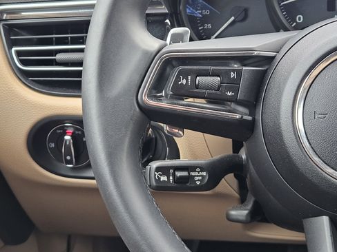 Certified 2025 Porsche Macan image 26