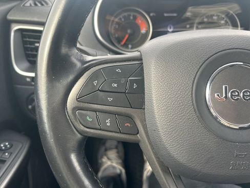 Used 2020 Jeep Cherokee Trailhawk w/ Cold Weather Group AWD/4WD image 10