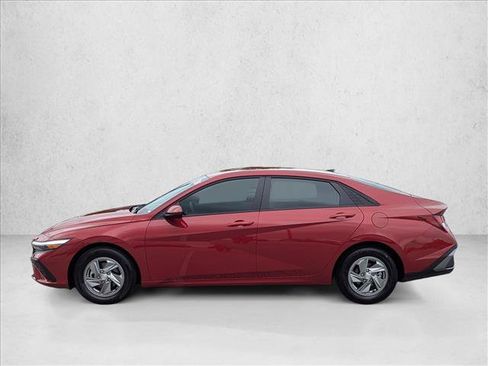 Certified 2026 Hyundai Elantra SE w/ Cargo Package FWD image 8