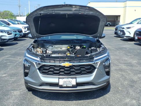 Used 2025 Chevrolet Trax LT w/ Driver Confidence Package FWD image 31