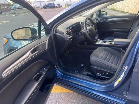Used 2019 Ford Fusion SE image 14