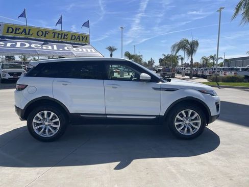 Used 2018 Land Rover Range Rover Evoque SE image 9