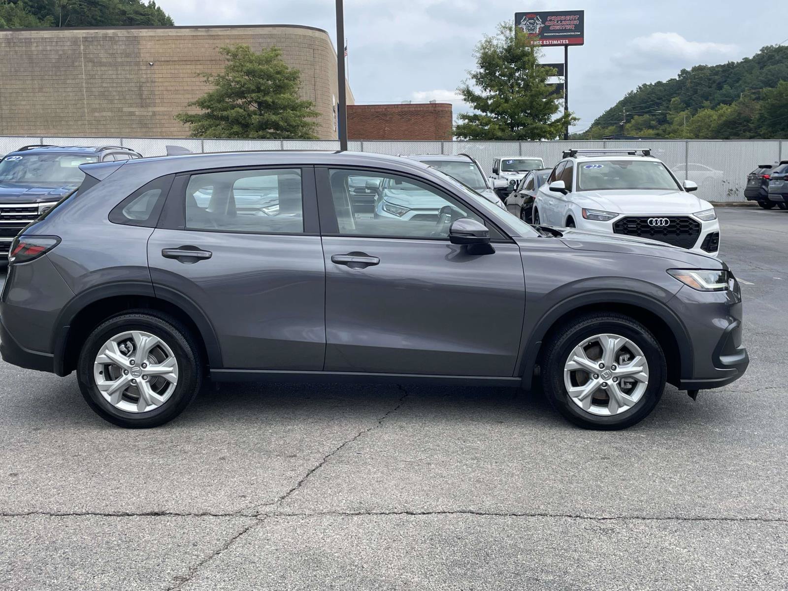 Certified 2024 Honda HR-V LX image 2