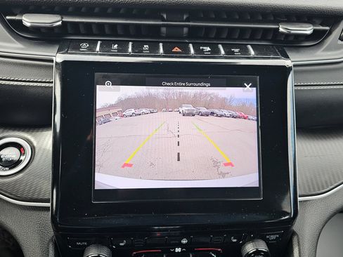 Used 2024 Jeep Grand Cherokee L Laredo image 36