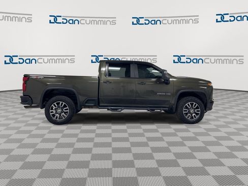Used 2022 Chevrolet Silverado 2500 Custom w/ Custom Convenience Package AWD/4WD image 9
