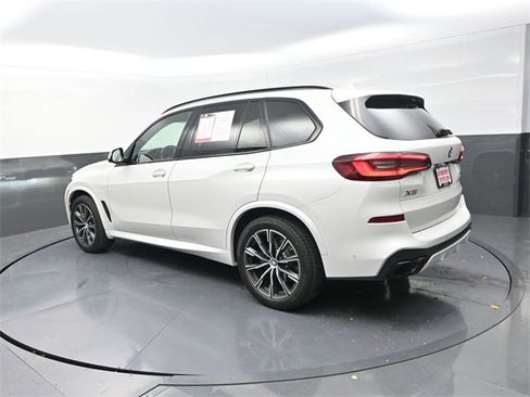 Used 2022 BMW X5 xDrive40i w/ M Sport Package image 5