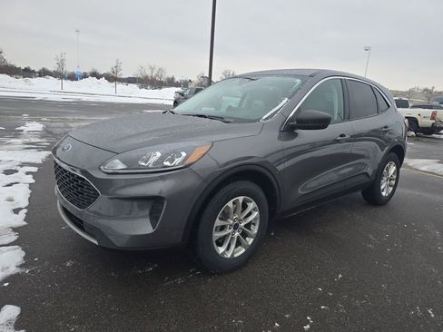Certified 2022 Ford Escape SE w/ Convenience Package AWD/4WD image 2