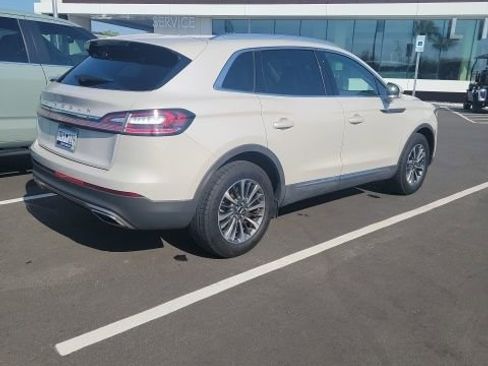 Used 2023 Lincoln Nautilus AWD w/ Premium Package image 6