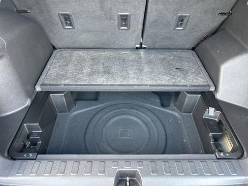 Used 2020 Chevrolet Equinox LS w/ LS Convenience Package image 28