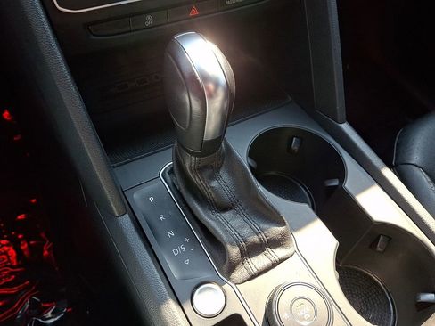 Certified 2020 Volkswagen Atlas Cross Sport SE w/ Panoramic Sunroof Package image 14