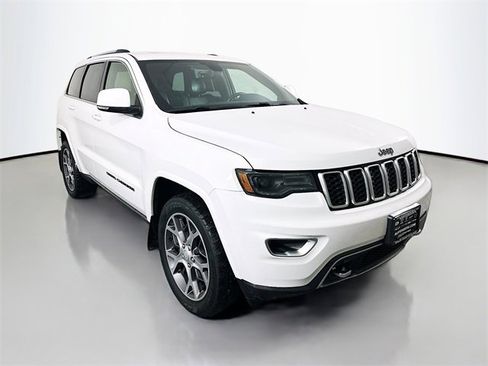 Used 2018 Jeep Grand Cherokee Limited image 1