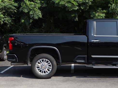 Used 2024 Chevrolet Silverado 3500 High Country w/ Technology Package AWD/4WD image 14