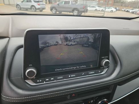 Used 2023 Nissan Rogue S image 22