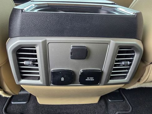 Used 2017 Ford F250 Lariat w/ Chrome Package image 51