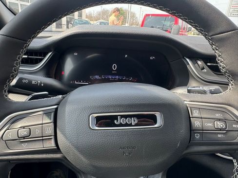 New 2026 Jeep Grand Cherokee Laredo AWD/4WD image 11