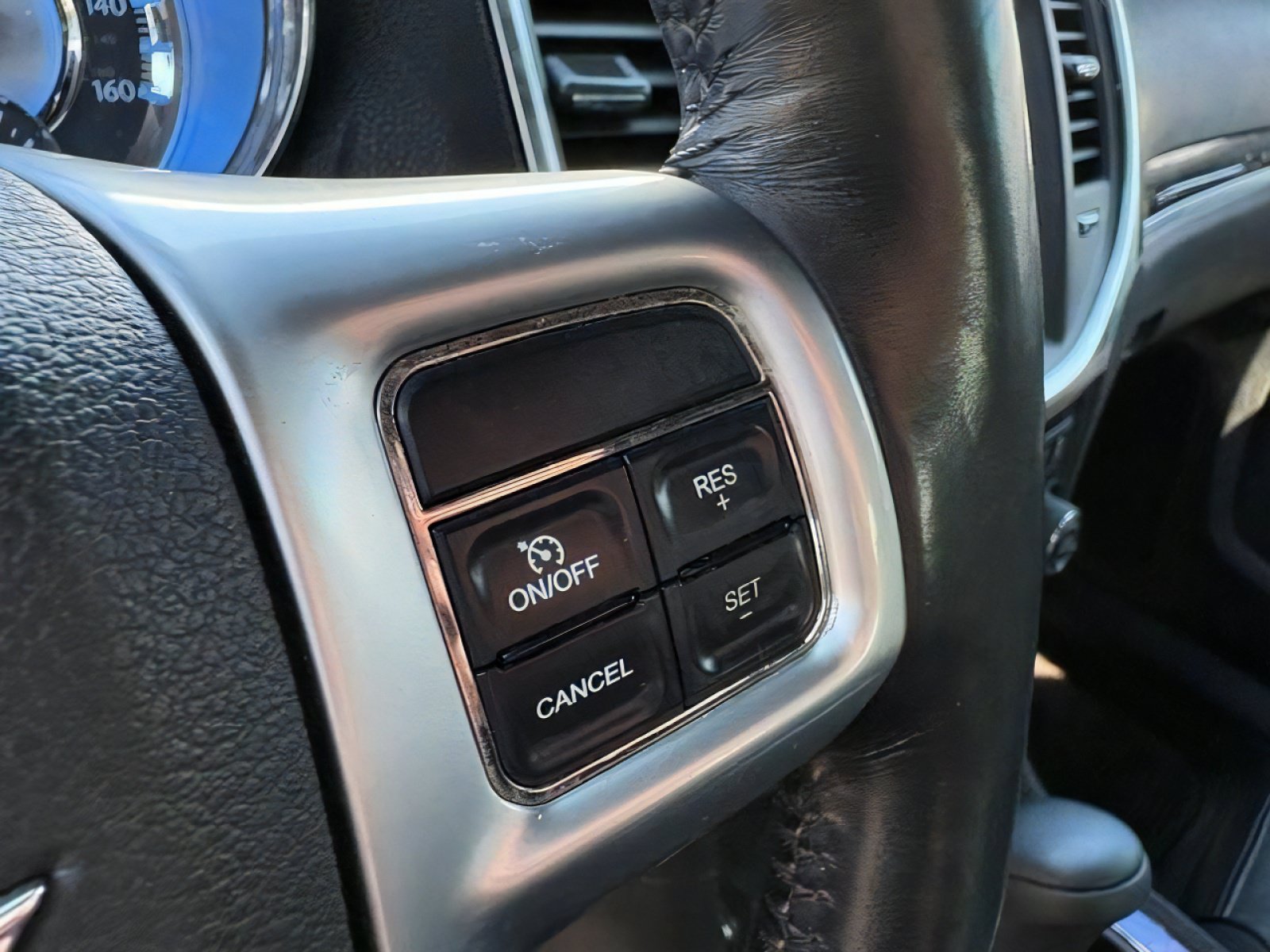 Used 2011 Chrysler 300 C RWD image 18