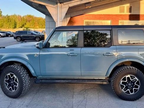 Used 2023 Ford Bronco Outer Banks AWD/4WD image 2